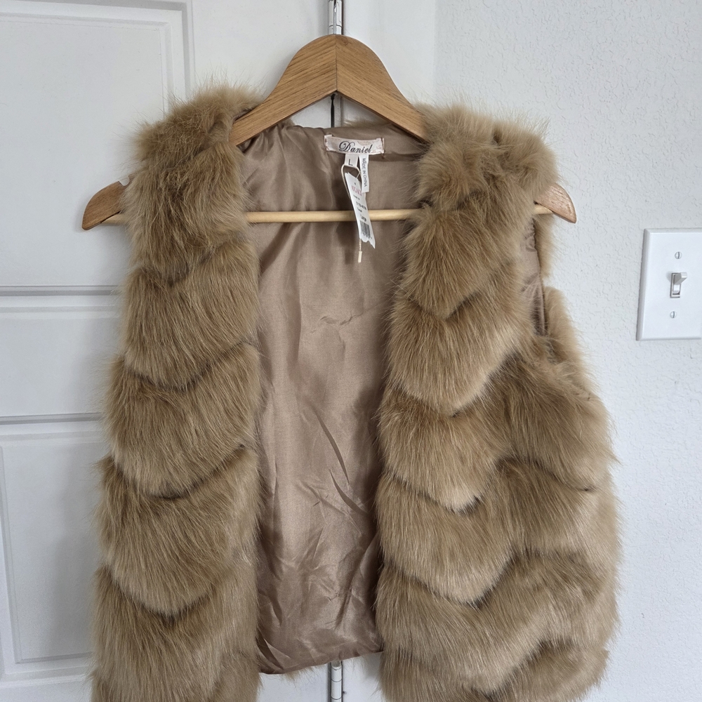 a'gaci Faux Fur Vest in Tan